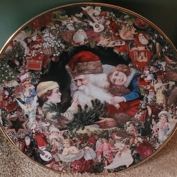 Set Of 2 Victorian Christmas Memories Plate Collection - Picture 1 of 4